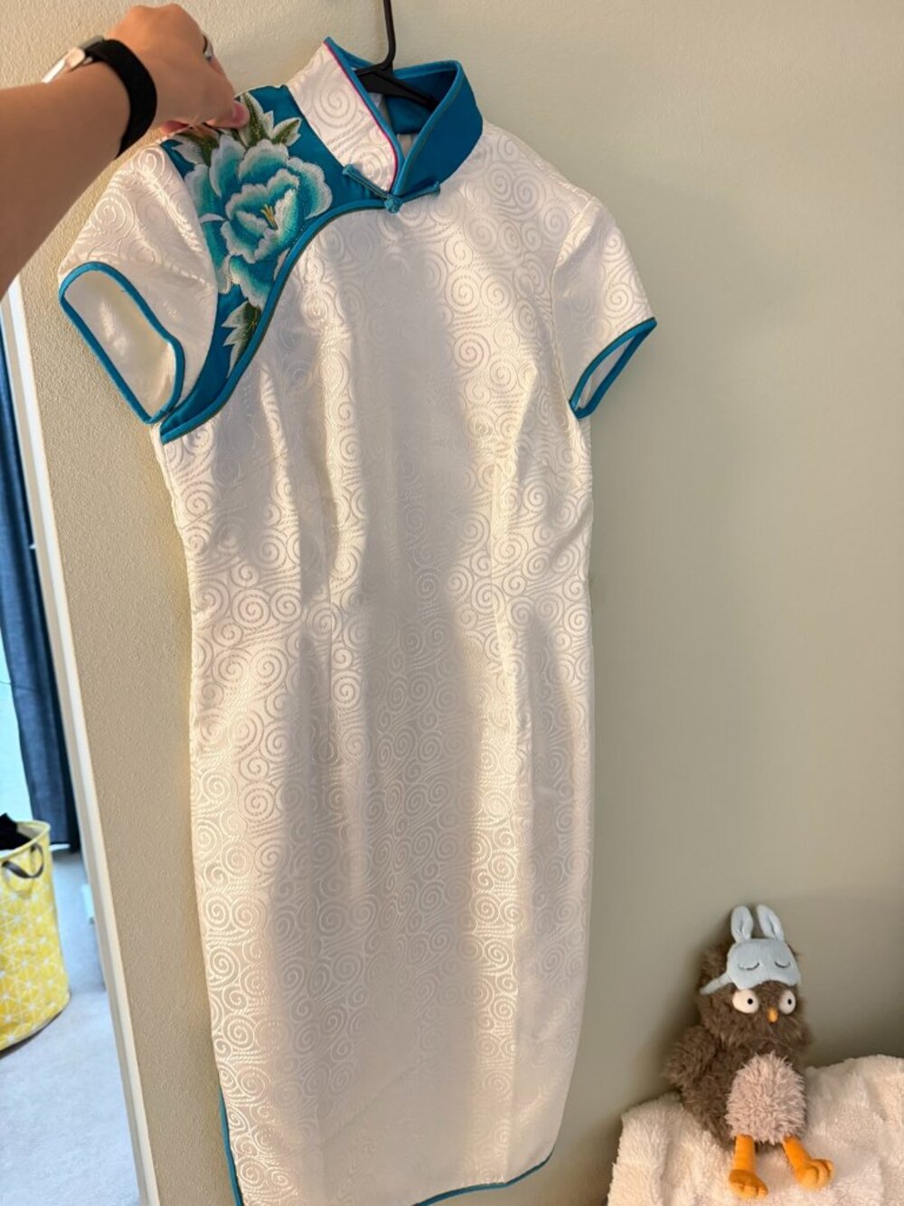 White Qipao Cheongsam Dress Blue Floral Embroidery Size XS
